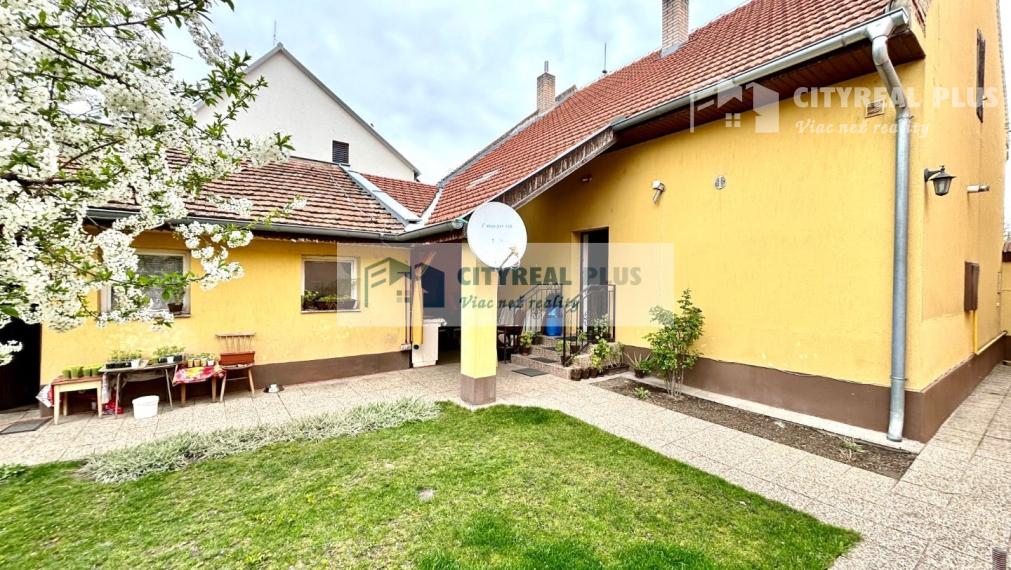 Výrazne znížená cena!!!Ponúkame Vám na predaj dom v Nových Zámkoch!!!