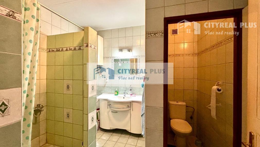 Výrazne znížená cena!!!Ponúkame Vám na predaj dom v Nových Zámkoch!!!