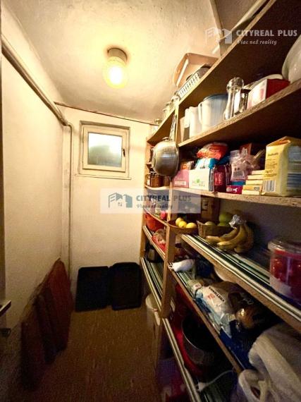 Výrazne znížená cena!!!Ponúkame Vám na predaj dom v Nových Zámkoch!!!