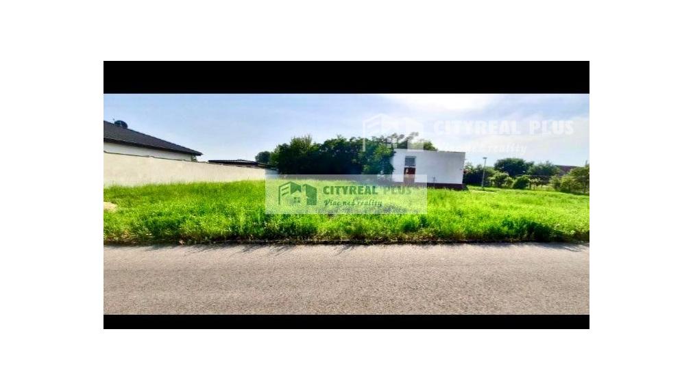 Znížená cena! Ponúkame Vám na predaj pozemok v Nových Zámkoch!