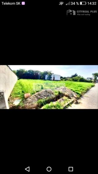 Znížená cena! Ponúkame Vám na predaj pozemok v Nových Zámkoch!