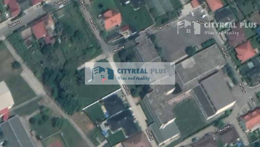 Znížená cena! Ponúkame Vám na predaj pozemok v Nových Zámkoch!