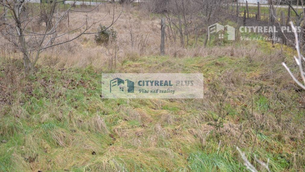 Predám stavebný pozemok Úľany nad Žitavou