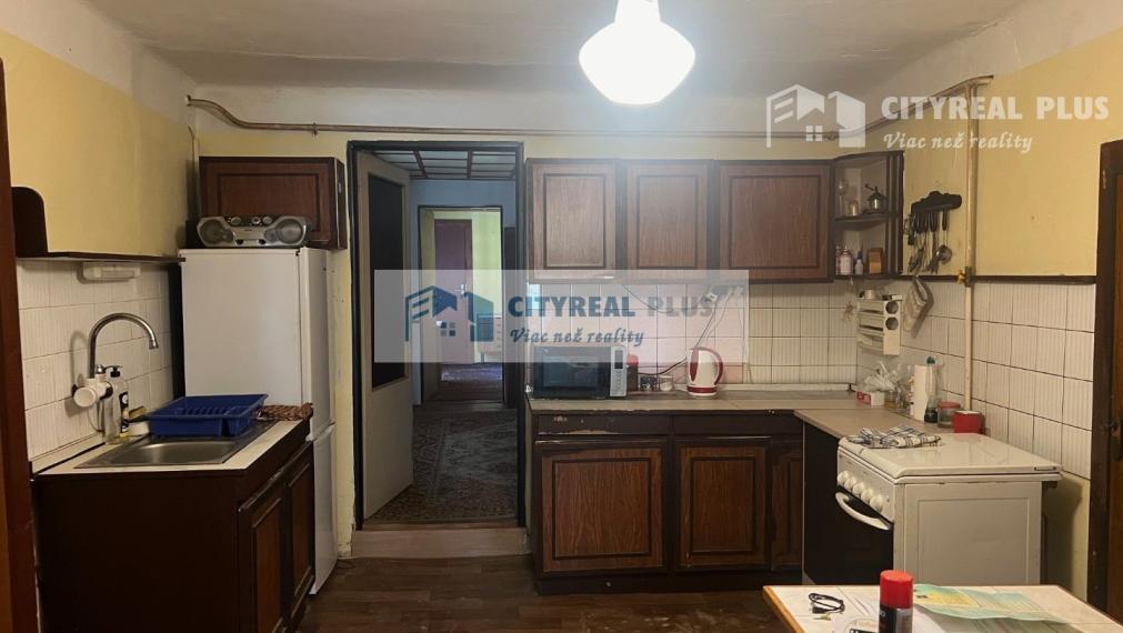 Na predaj dvojgeneračný rodinný dom s pekným pozemkom Andovce