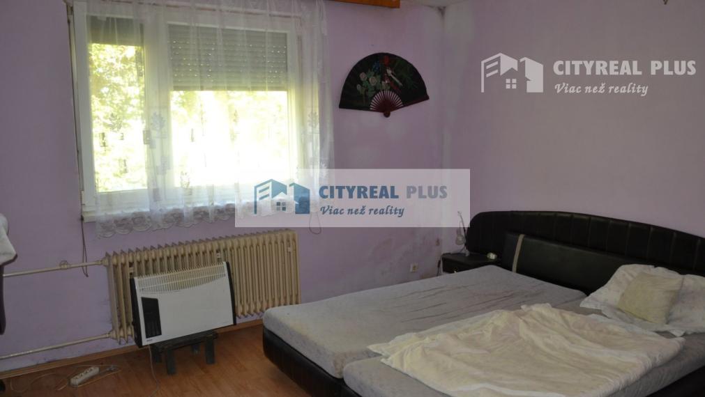 Na predaj dvojgeneračný rodinný dom s pekným pozemkom Andovce