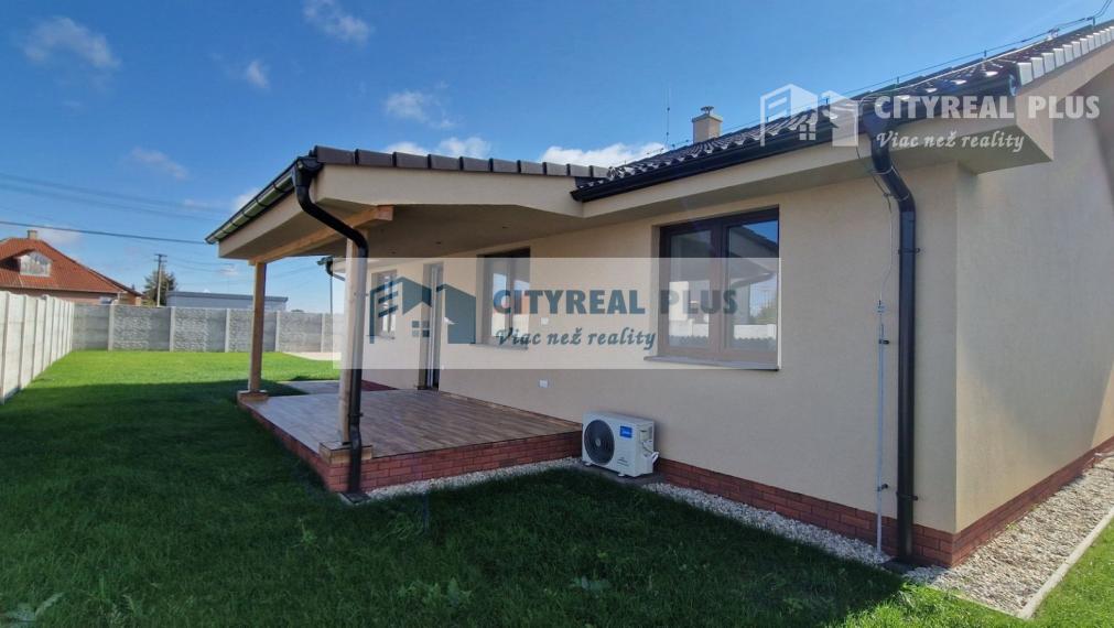 AKTUÁLNE !Ponúkam na predaj novostavbu 4 izbového rodinného domu Dvory nad Žitavou