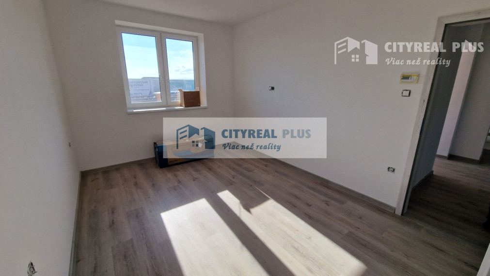 AKTUÁLNE !Ponúkam na predaj novostavbu 4 izbového rodinného domu Dvory nad Žitavou