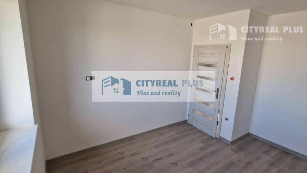 AKTUÁLNE !Ponúkam na predaj novostavbu 4 izbového rodinného domu Dvory nad Žitavou