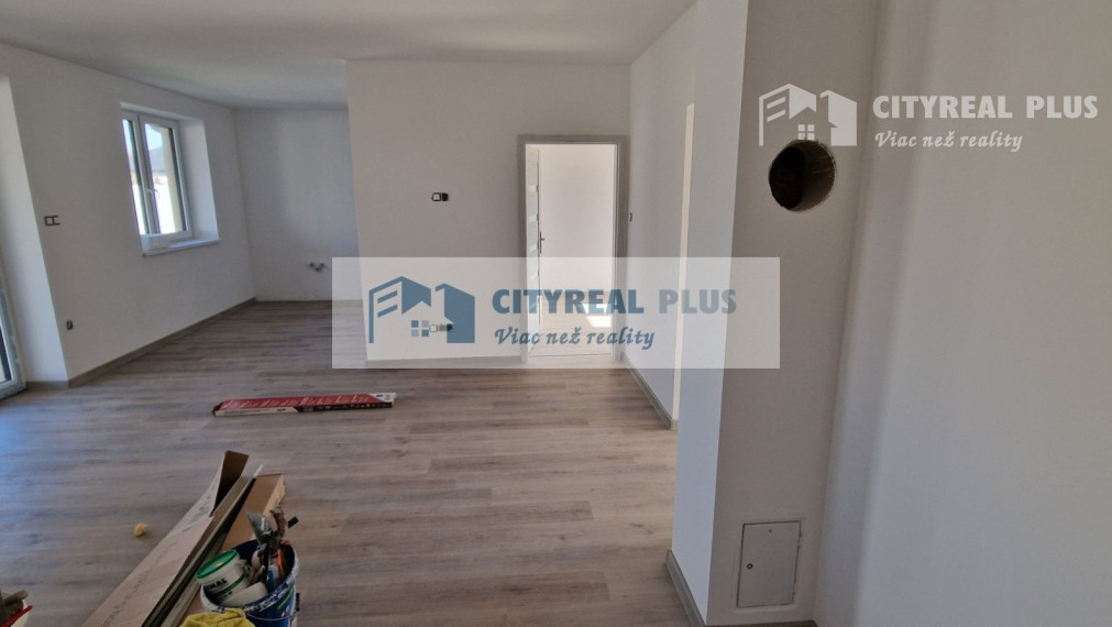 AKTUÁLNE !Ponúkam na predaj novostavbu 4 izbového rodinného domu Dvory nad Žitavou