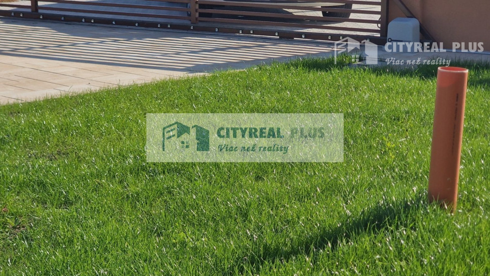 AKTUÁLNE !Ponúkam na predaj novostavbu 4 izbového rodinného domu Dvory nad Žitavou