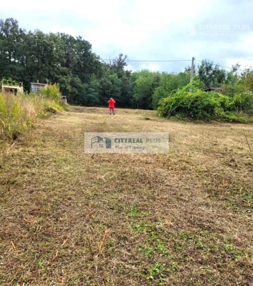 Na predaj  pozemky v blízkosti termálneho kúpaliska v obci Podhájska