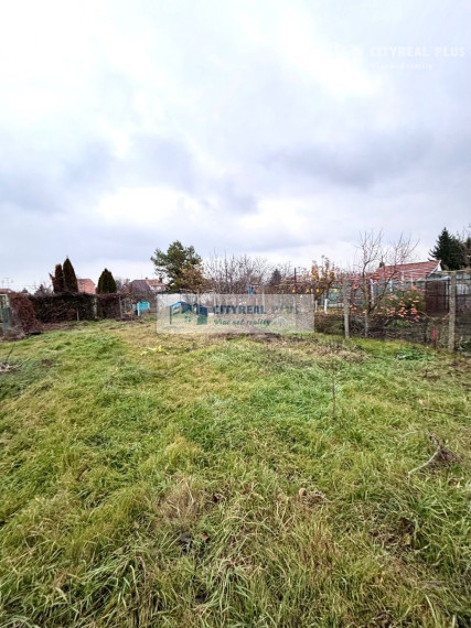 Znížená cena!Ponúkame Vám na predaj stavebný pozemok v Nových Zámkoch!
