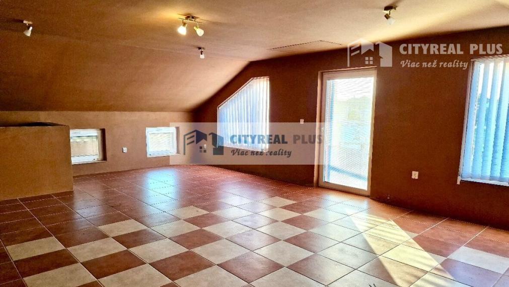Znížená cena! Ponúkame Vám na predaj polyfunkčnú budovu v Kolárove