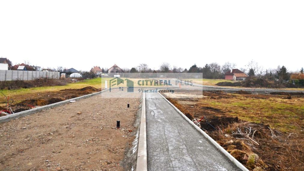 Na predaj stavebný pozemok v meste Šurany