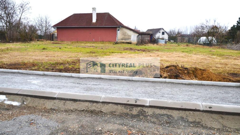 Na predaj stavebný pozemok v meste Šurany