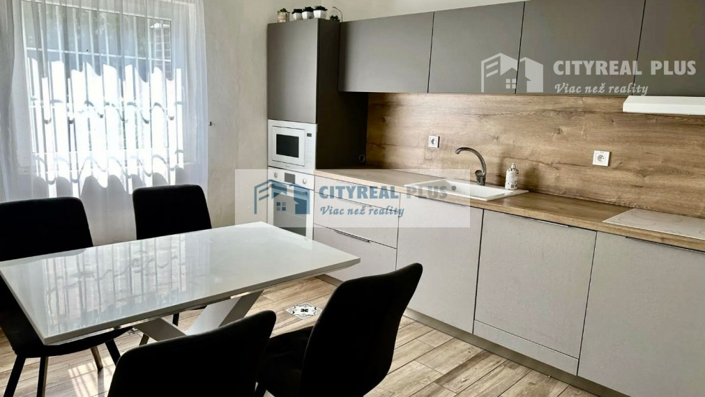 Ponúkame Vám na prenájom obchodné priestory v atraktívnej lokalite v Nových Zámkoch!