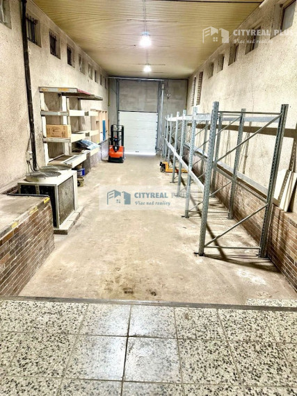 Ponúkame Vám na prenájom obchodné priestory v atraktívnej lokalite v Nových Zámkoch!