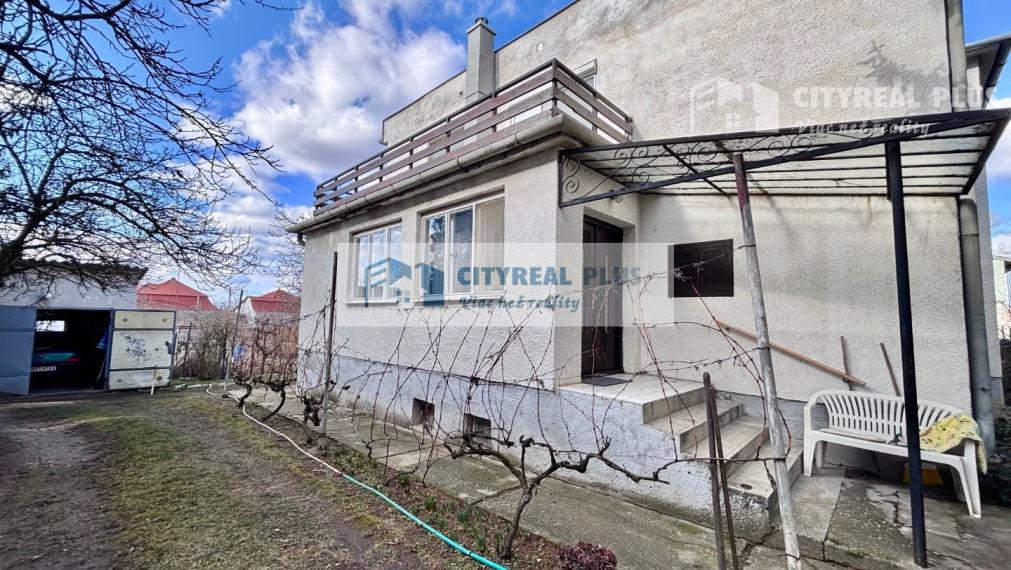 Ponúkame Vám na predaj 5 izbový rodinný dom v Hurbanove.