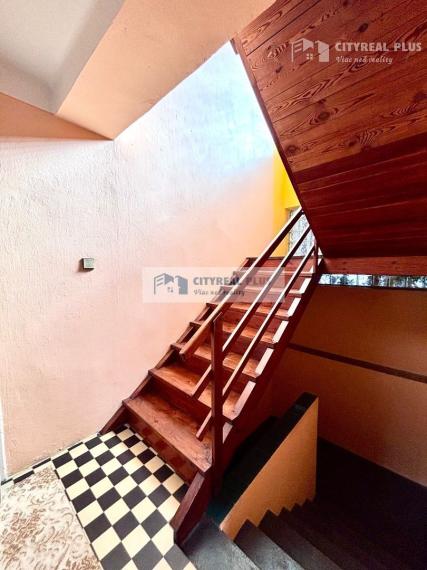 Ponúkame Vám na predaj 5 izbový rodinný dom v Hurbanove.