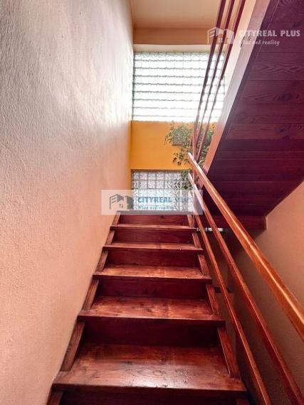 Ponúkame Vám na predaj 5 izbový rodinný dom v Hurbanove.