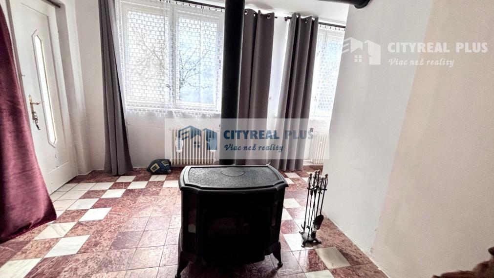 Ponúkame Vám na predaj 5 izbový rodinný dom v Hurbanove.