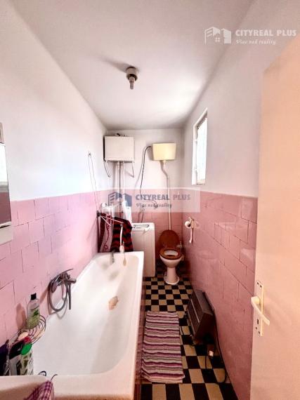 Ponúkame Vám na predaj 5 izbový rodinný dom v Hurbanove.