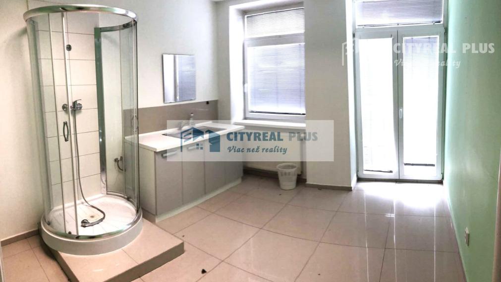 Prenájom kancelárskych priestorov v centre mesta Nové Zámky