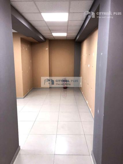 Na prenájom obchodné priestory v centre mesta Nové Zámky