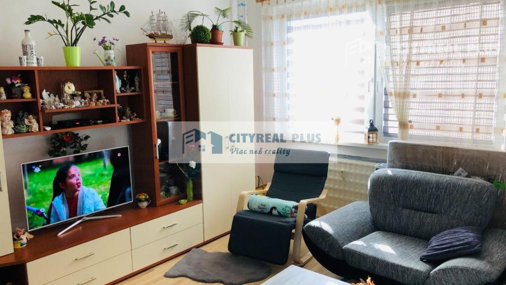 Na predaj prerobený 3-izbový byt  Šurany