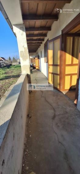 ZNÍŽENÁ CENA! Ponúkame na predaj 100 ročný sedliacky dom v Tvrdošovciach