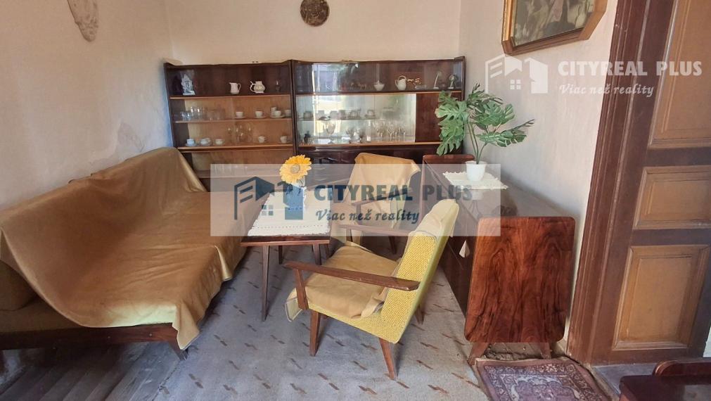 ZNÍŽENÁ CENA! Ponúkame na predaj 100 ročný sedliacky dom v Tvrdošovciach