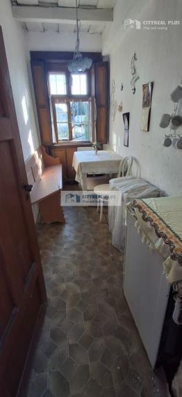 ZNÍŽENÁ CENA! Ponúkame na predaj 100 ročný sedliacky dom v Tvrdošovciach