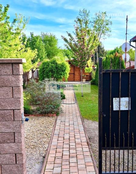 Znížená cena! Ponúkame Vám na predaj kompletne zariadenú chatku v Nových Zámkoch!