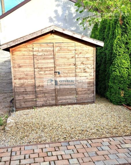 Znížená cena! Ponúkame Vám na predaj kompletne zariadenú chatku v Nových Zámkoch!