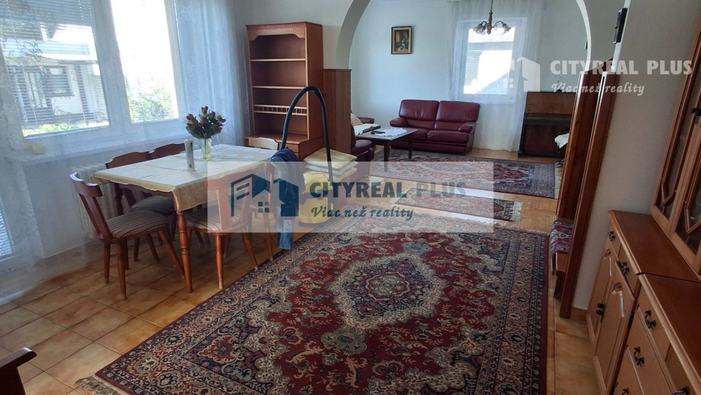 Ponúkame na prenájom 6 izbový rodinný dom v Nových Zámkoch za nemocnicou