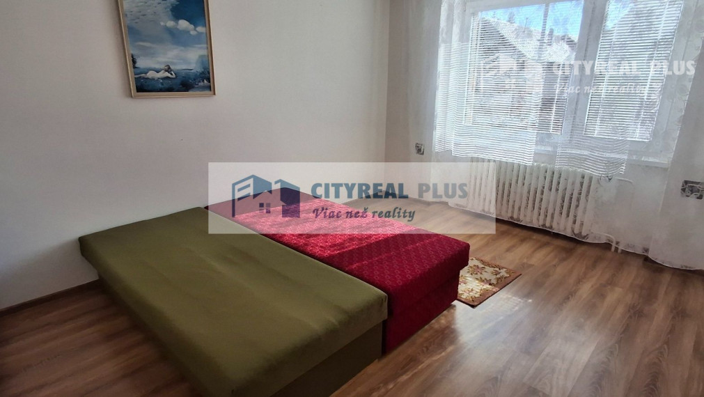 Ponúkame na prenájom 6 izbový rodinný dom v Nových Zámkoch za nemocnicou