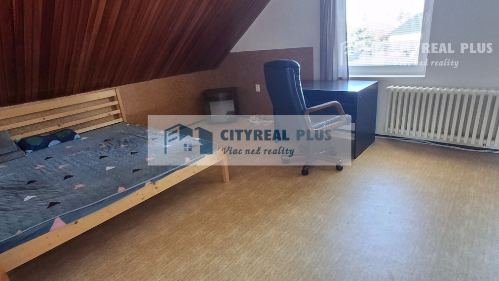 Ponúkame na prenájom 6 izbový rodinný dom v Nových Zámkoch za nemocnicou