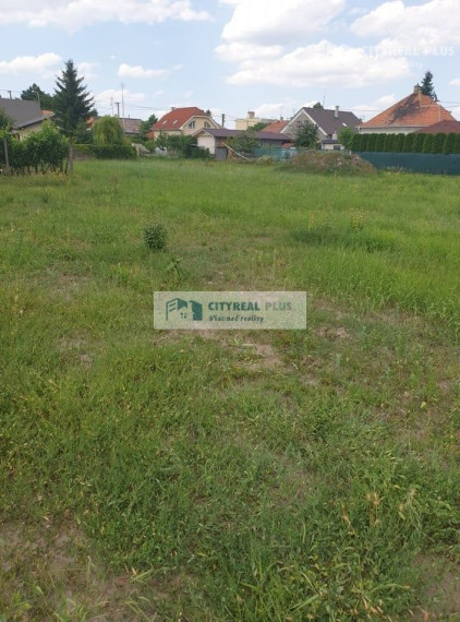 Ponúkam na PREDAJ zaujímavý pozemok na výstavbu bytov,domov, apartmánov PODHÁJSKA