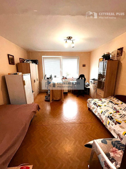 Na predaj čiastočne prerobený 1-izbový byt v meste Šurany