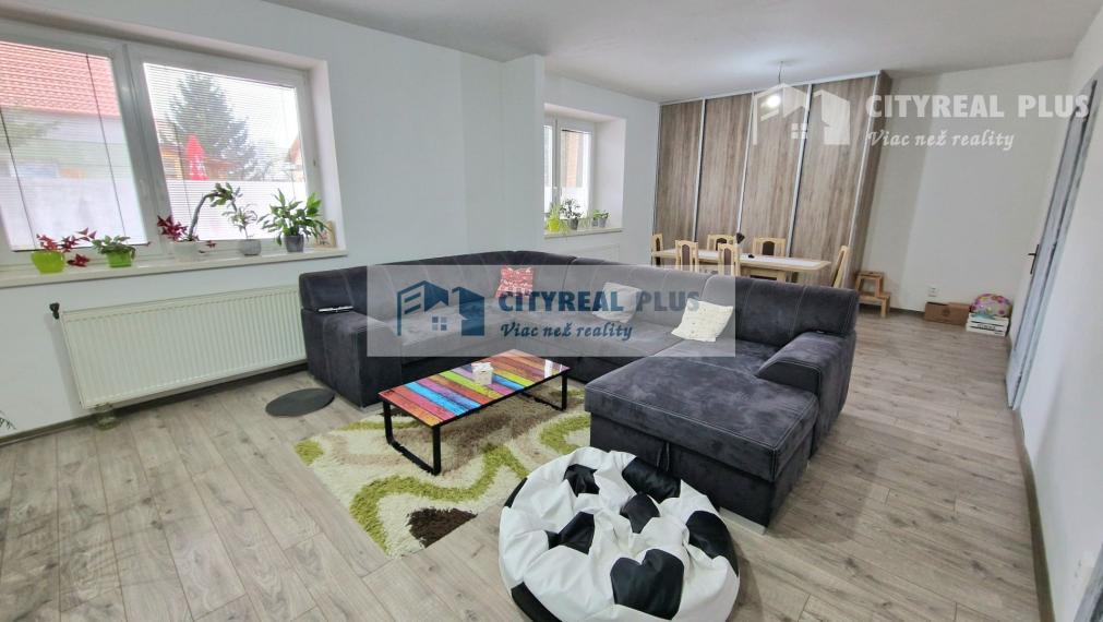 Predám zrekonštruovaný 4 izbový RODINNÝ DOM Nové Zámky