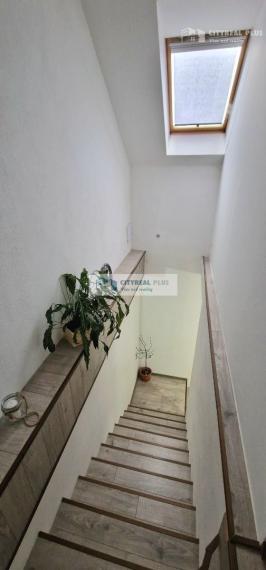 Predám zrekonštruovaný 4 izbový RODINNÝ DOM Nové Zámky