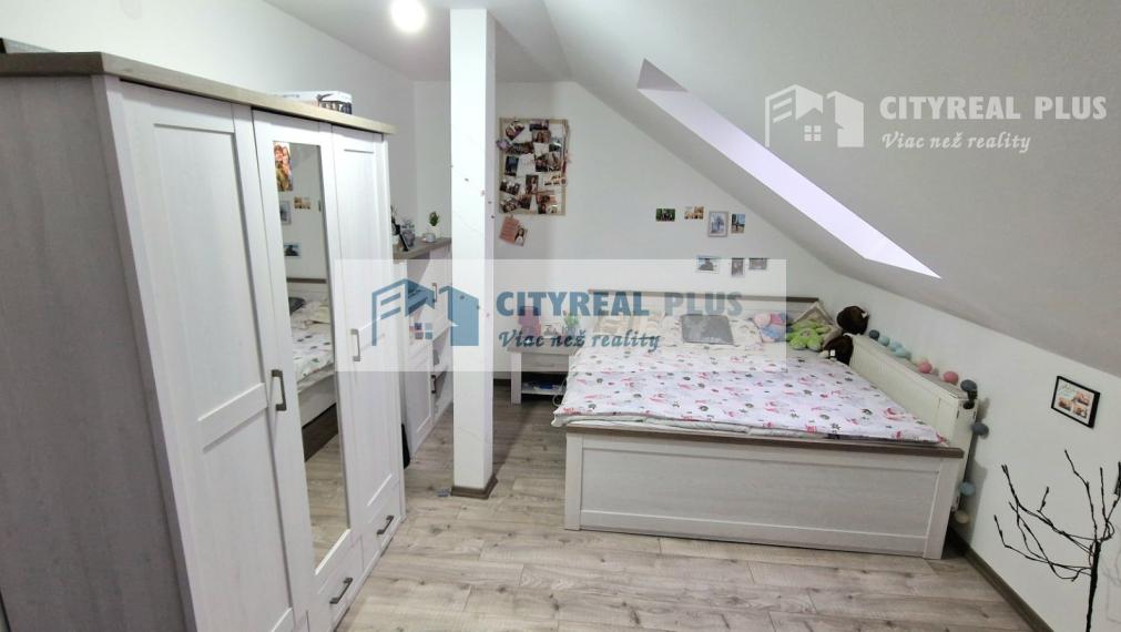 Predám zrekonštruovaný 4 izbový RODINNÝ DOM Nové Zámky