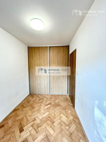 Ponúkame Vám na prenájom  prerobený 3 izbový byt v Nových Zámkoch!!!