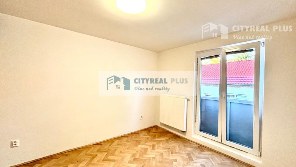 Ponúkame Vám na prenájom  prerobený 3 izbový byt v Nových Zámkoch!!!