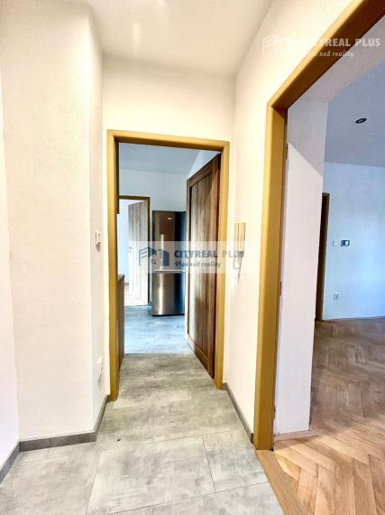 Ponúkame Vám na prenájom  prerobený 3 izbový byt v Nových Zámkoch!!!