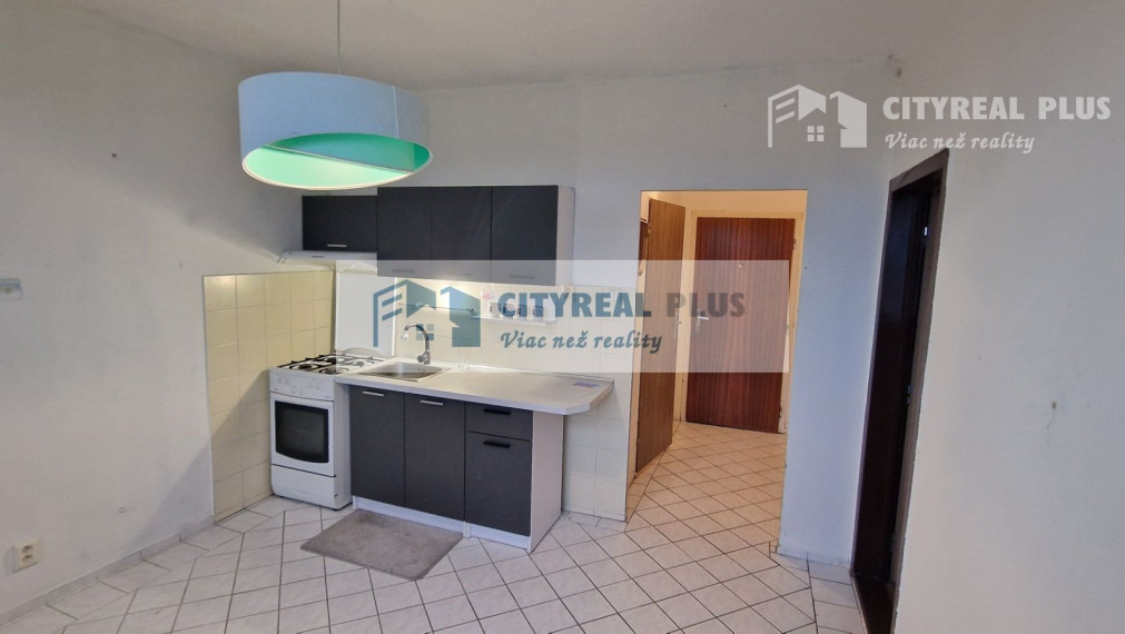 Ponúkam na Predaj 1 izbový byt JUH Nové Zámky