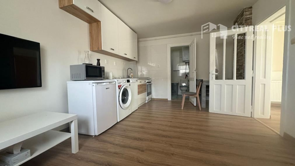 Ponúkame na prenájom 1 izbový byt v rodinnom dome v Jasovej