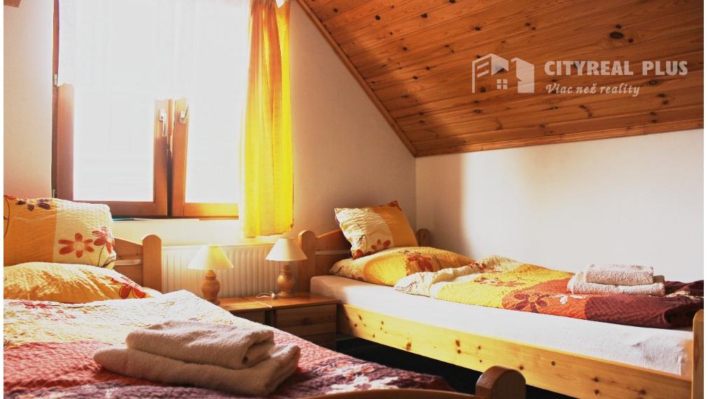 Ponúkame exkluzívne iba u nás na predaj kompletne zariadený penzión v obľúbenej rekreačnej obci Podhájska