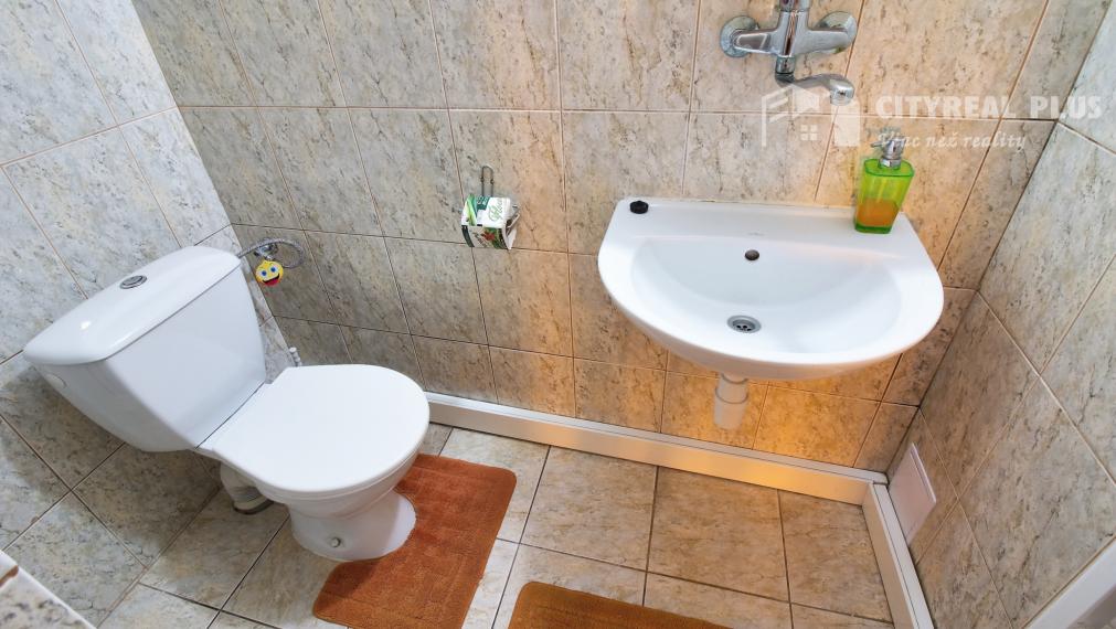 Ponúkame exkluzívne iba u nás na predaj kompletne zariadený penzión v obľúbenej rekreačnej obci Podhájska