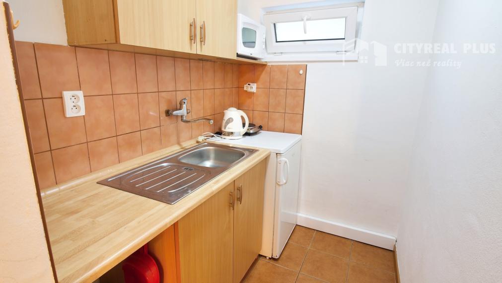 Ponúkame exkluzívne iba u nás na predaj kompletne zariadený penzión v obľúbenej rekreačnej obci Podhájska